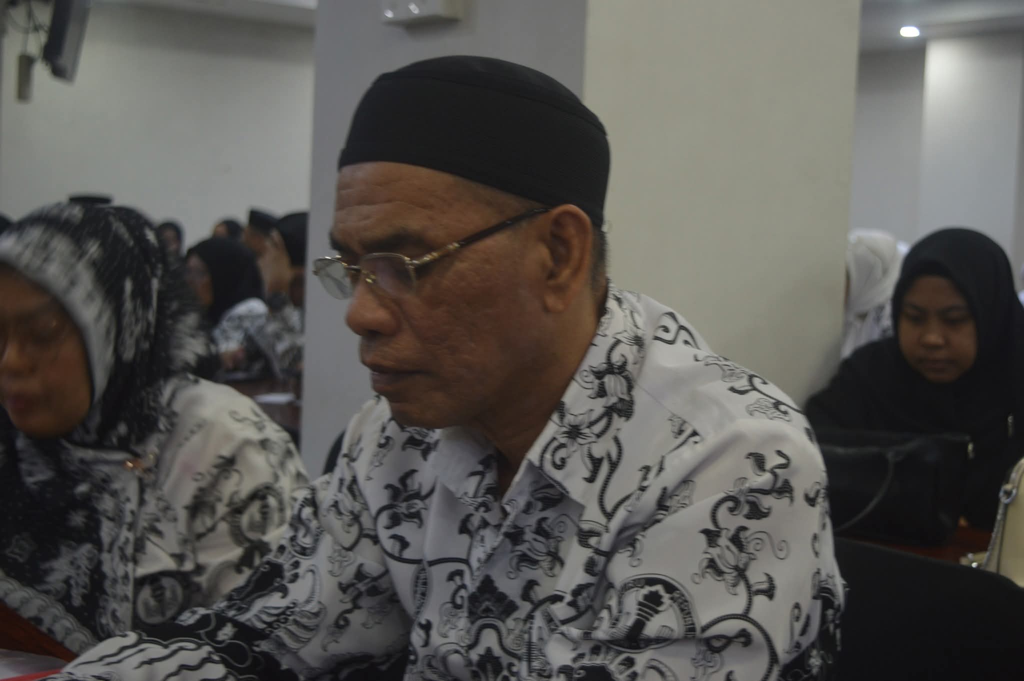 Totalitas H.Mansyur, S.Pd, M.Pd  SEBAGAI KETUA PANITIA! KONKERKAB I PGRI Maros di Makassar