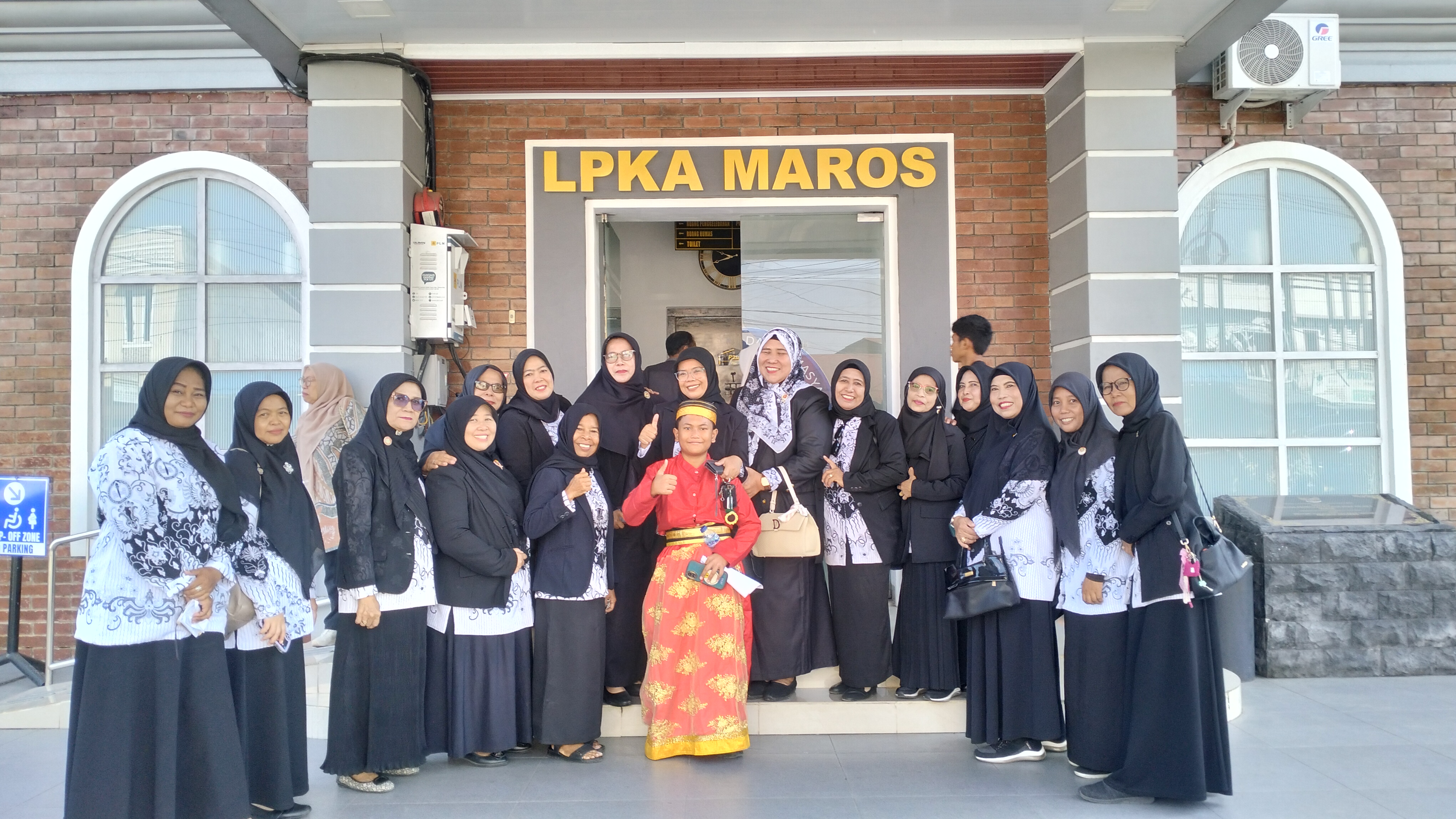 Peringati Hari Anak Nasional ke-42, Perempuan PGRI Maros Hadirkan Keceriaan dan Harapan di LPKA Kelas II Maros